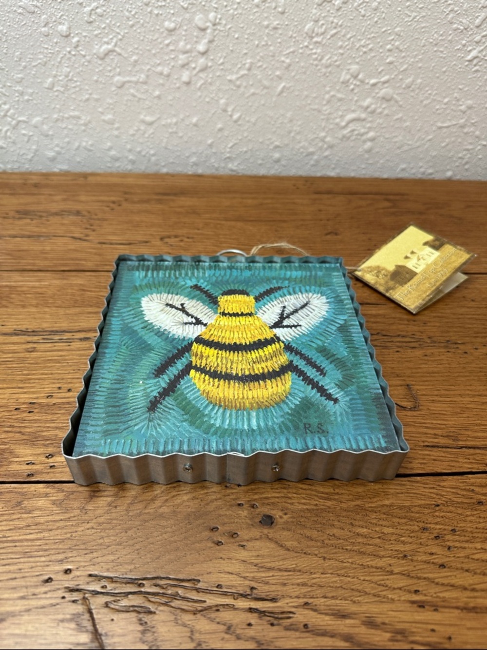 Live 4/19 Bee Rustic Wall Decor - Picture 2 of 3
